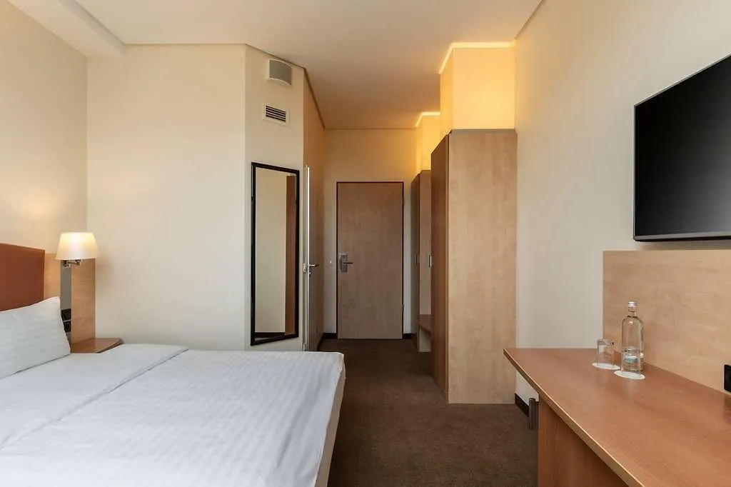Intercityhotel Berlin Ostbhf 0*,